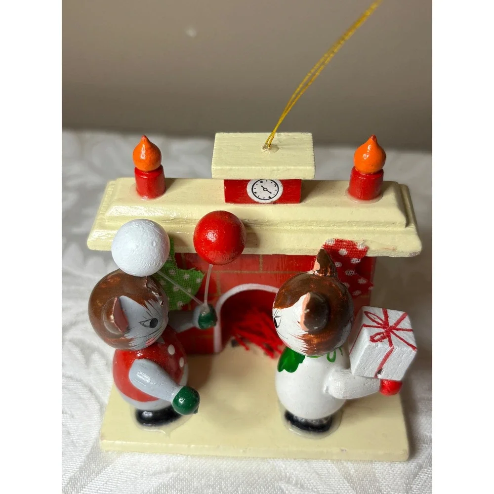 Vintage Roman Inc Wood Christmas Ornament Cats at Fireplace Red White Green Cat